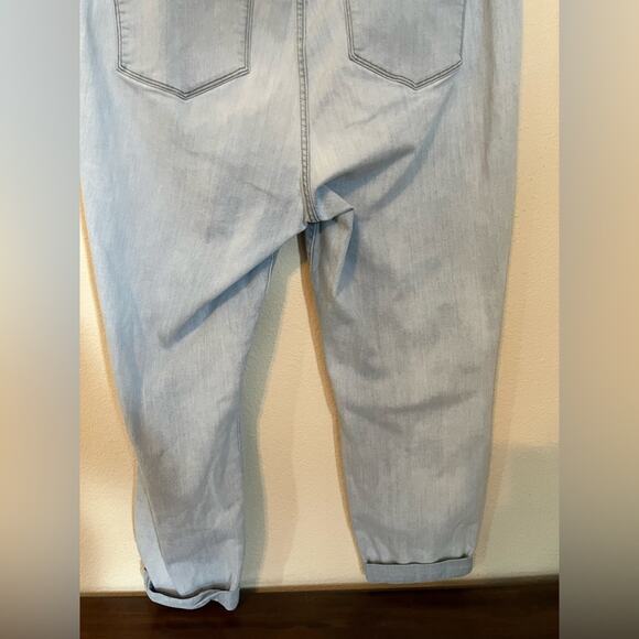 NYDJ Sylvia Relaxed Boyfriend Light wash Jeans - Picture 9 of 11